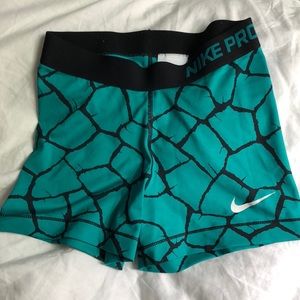 nike pro. size small